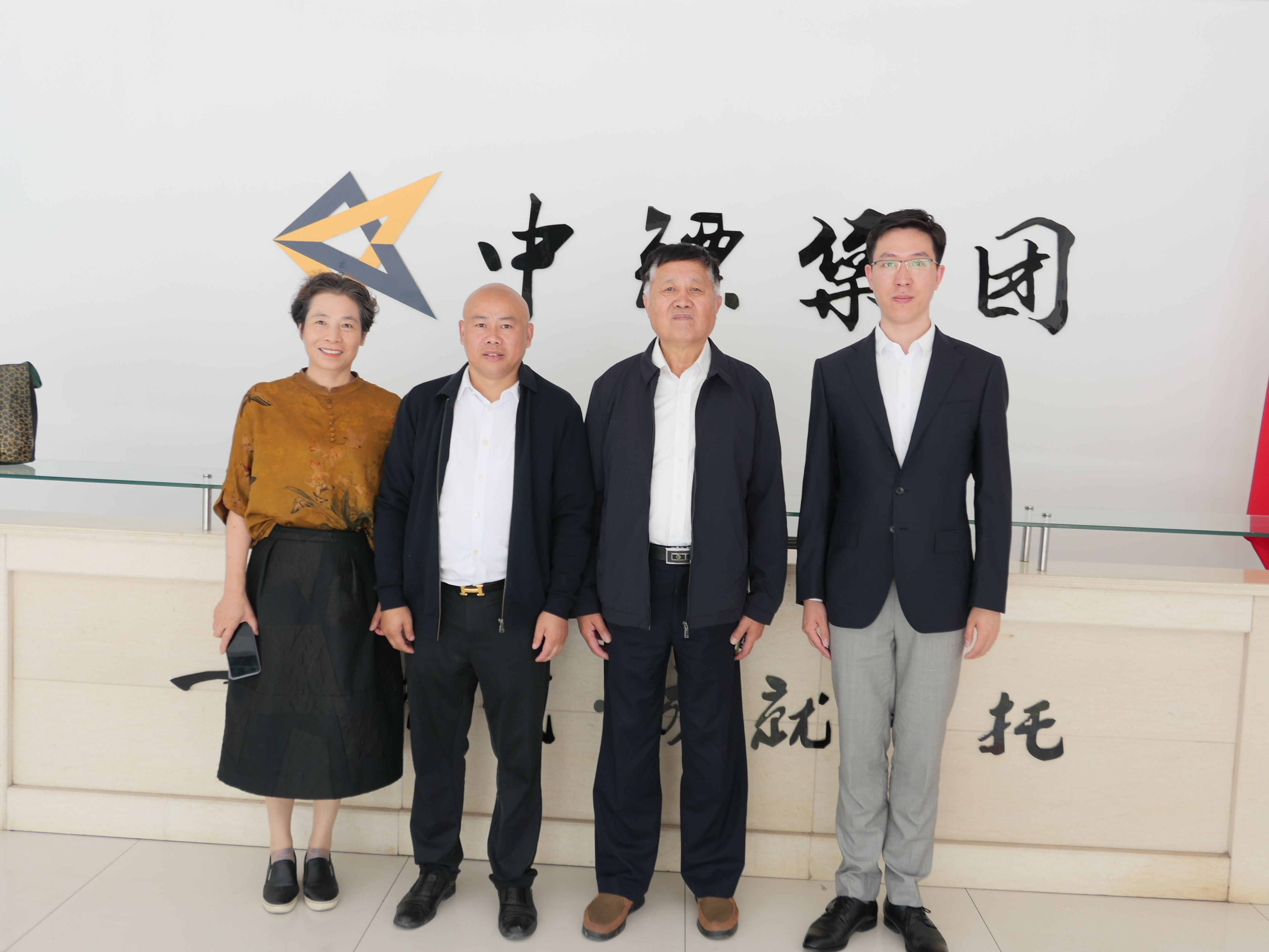 上海江西商會(huì)奉賢分會(huì)領(lǐng)導(dǎo)蒞臨中鏢危運(yùn)