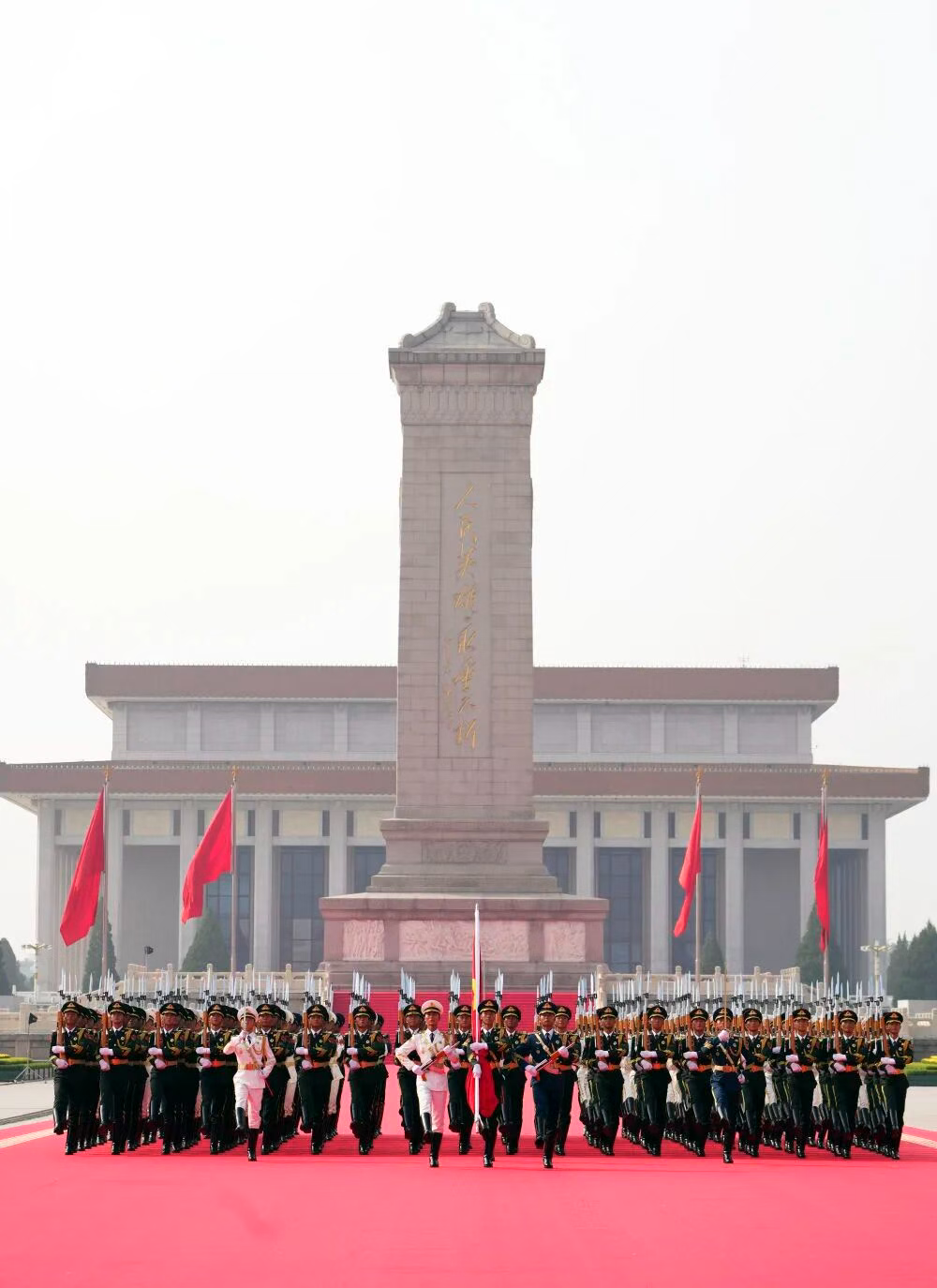 觀(guān)閱兵、憶初心、擔(dān)使命|中鏢集團(tuán)新銀豪黨支部觀(guān)影紀(jì)實(shí)